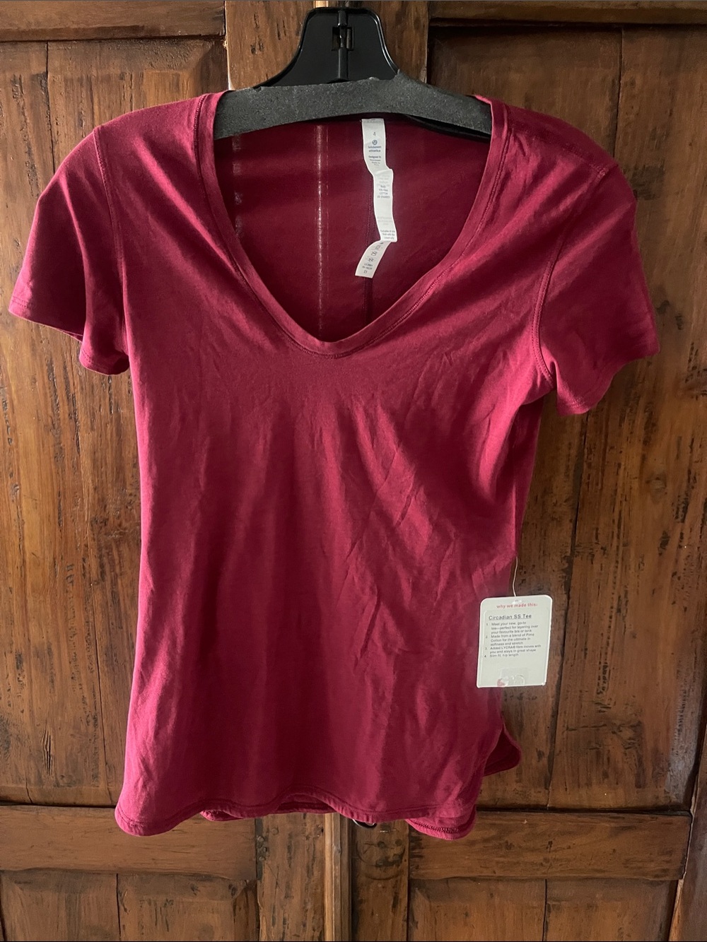 lululemon athletica Women's V-Neck Short Sleeve Tee in Burgundy